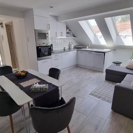 Appartement Becsi Kapu Apartman à Vác Extérieur photo